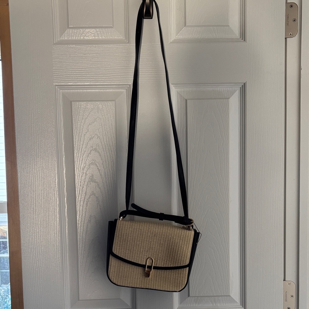Elegant Black and Cream Woven Women's Bag